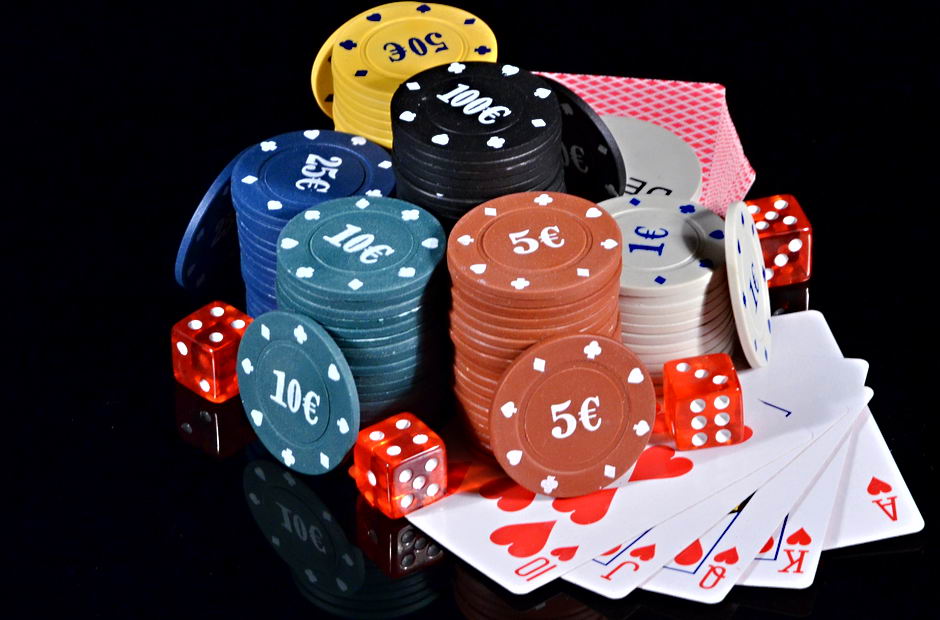 Фишки поинт. Фишки для клубного покера казино. Покер куча фишек. Самая красивая покерная фишка. Дизайнерские фишки.
