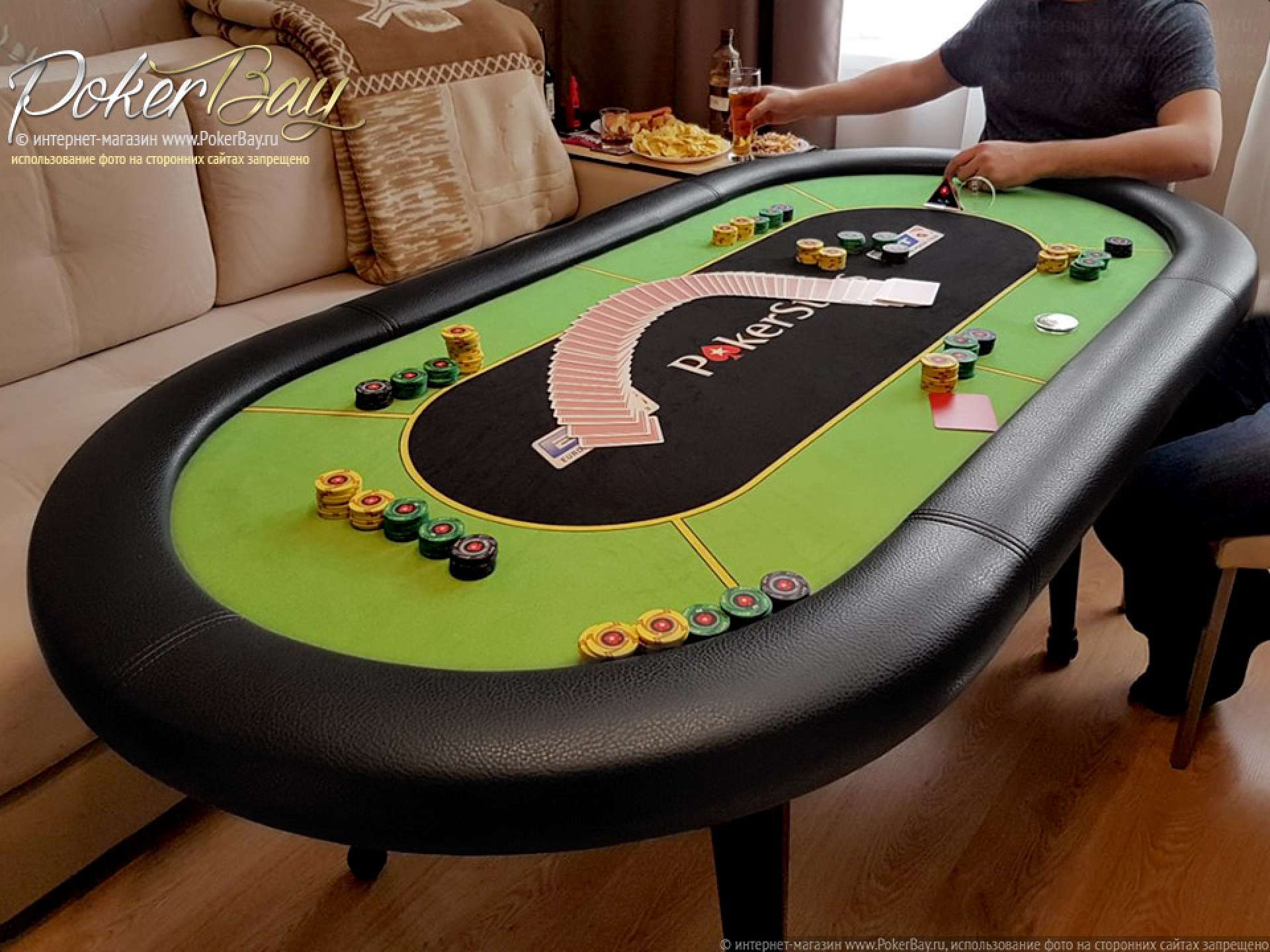 стол для покера и казино